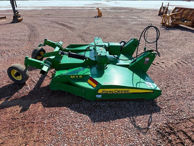2020-john-deere-mx8-image-4