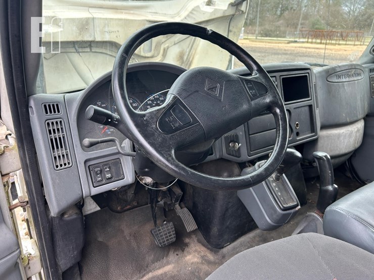 2004-international-4300-image-14