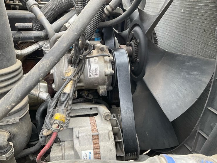 2014-international-7300-image-126