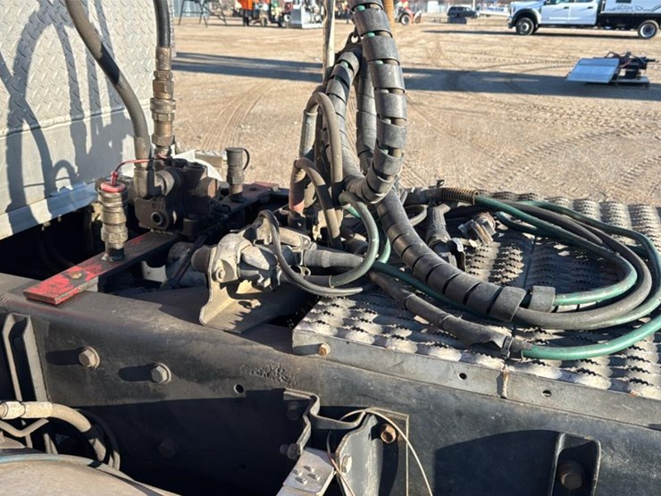 2005-kenworth-t800-image-22