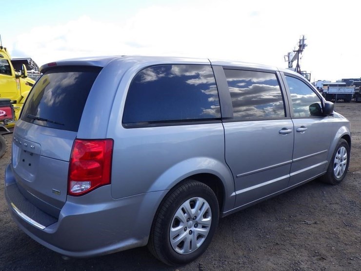 2015-dodge-grand-caravan-image-3