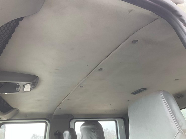 2014-international-7300-image-143