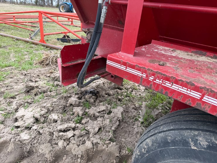 #41020-•-chandler-equipmen-17'-pull-type-spreader-image-41