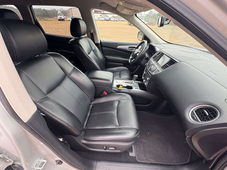 2017-nissan-pathfinder-image-23