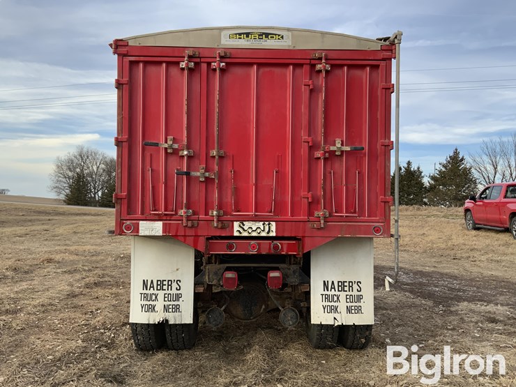 1993-international-8100-image-6