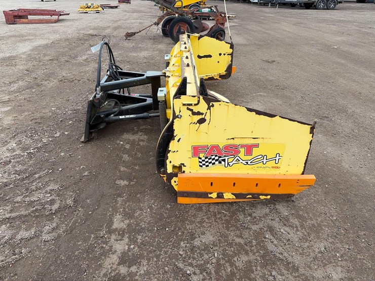 snow-wolf-fast-tach-ultra-108-quick-release-snow-pusher-image-5