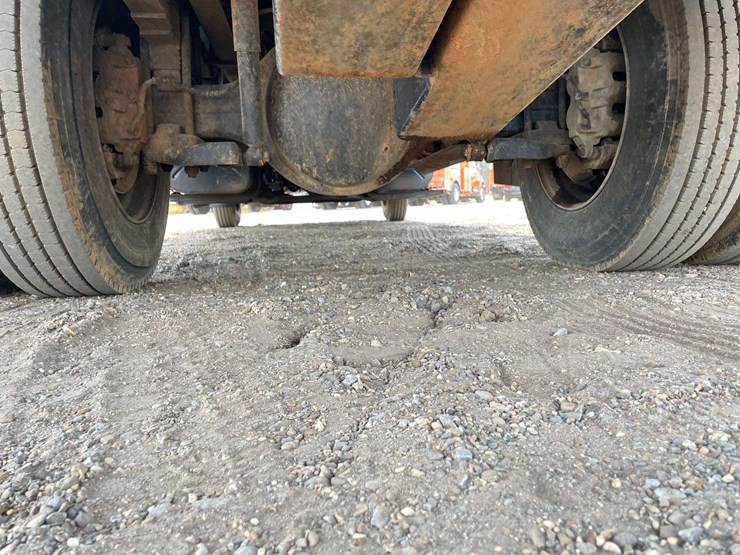 2001-ford-f650-image-27