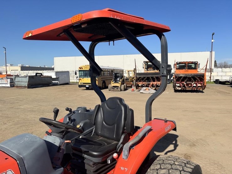 2017-kubota-l4760d-image-18