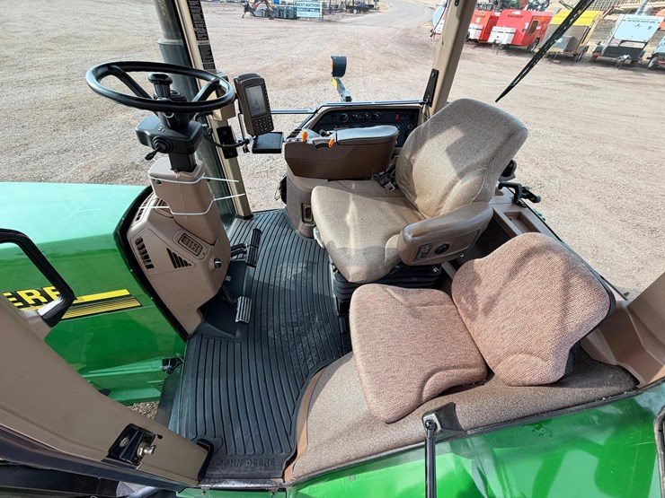john-deere-8110-image-30