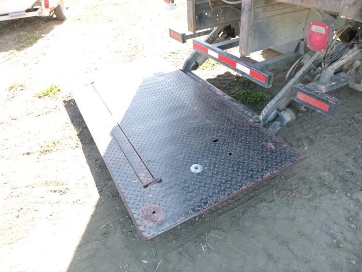 1995-international-4700-image-21