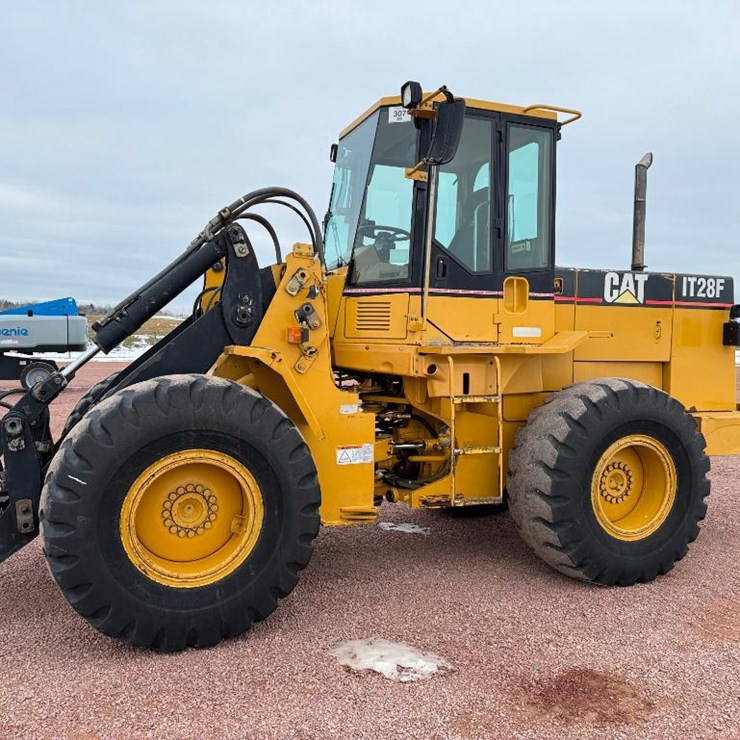 1996 CATERPILLAR IT28F