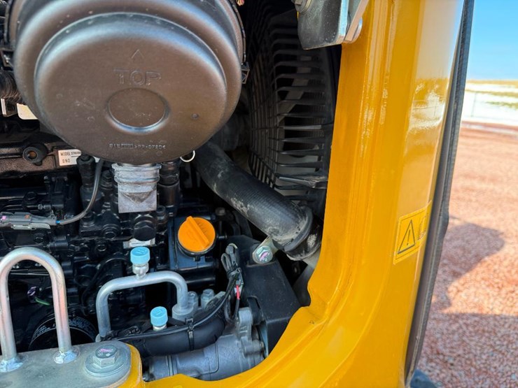 2021-deere-30g-image-42