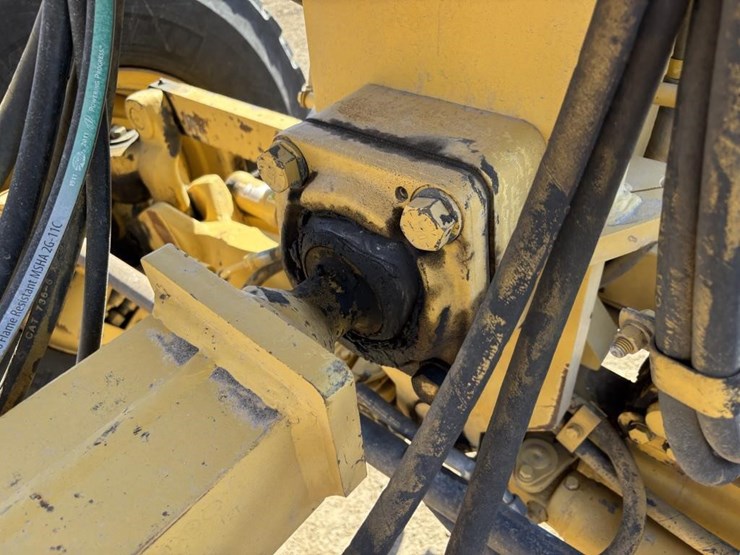 caterpillar-143h-image-24