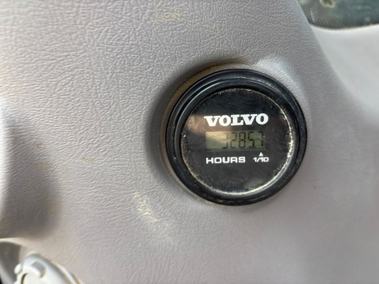 2022-volvo-ec220el-image-44