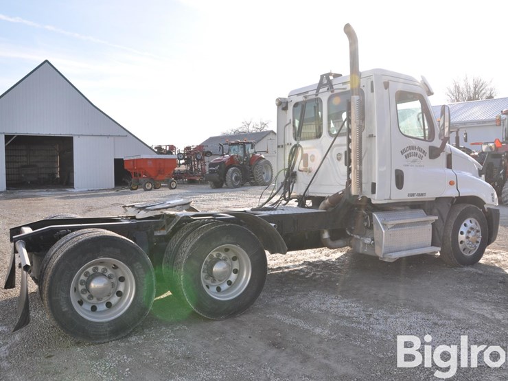 2016-freightliner-cascadia-125-image-5