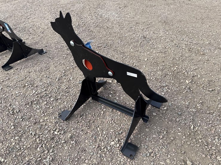 ar500-steel-coyote-shooting-target-with-heart-flapper-image-2