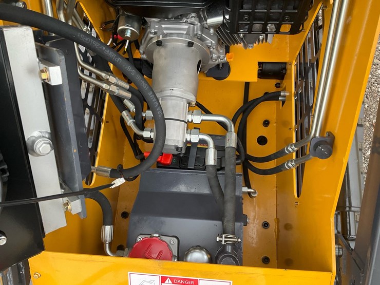 #1010-•-unused-2025-zjz-380-mini-skid-steer-loader-image-19