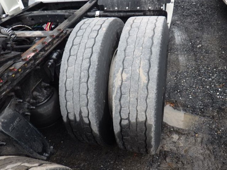 2017-freightliner-cascadia-125-evolution-image-10