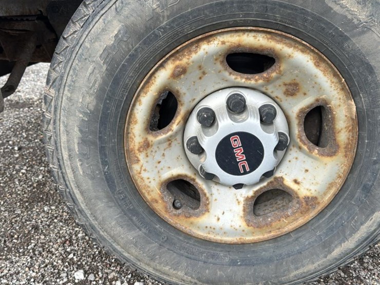 2008-gmc-3500-image-13