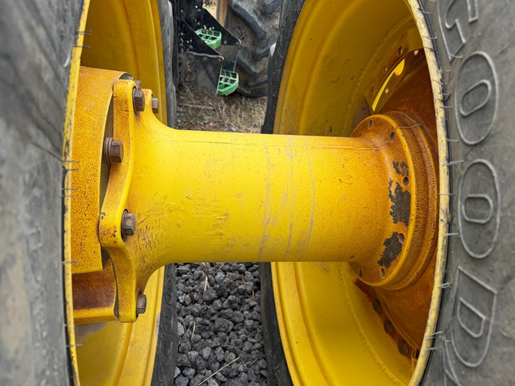 2023-john-deere-8r-310-image-17