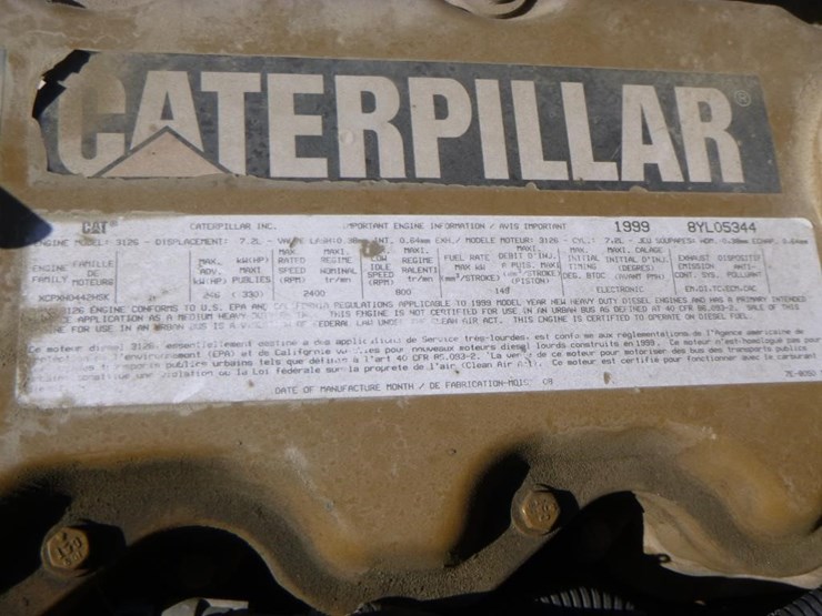 2000-freightliner-fl70-image-26