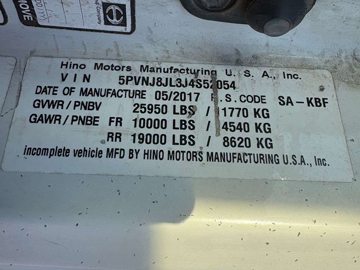 2018-hino-268a-image-42