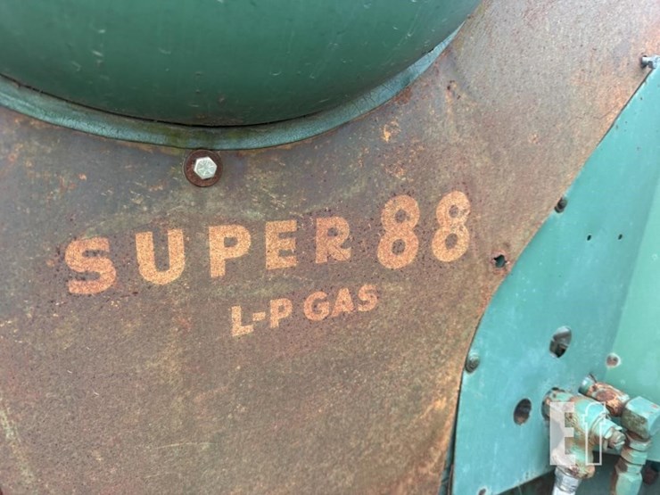 oliver-super-88-image-2