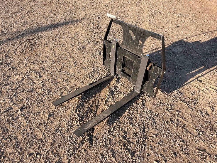 36-in.-mini-universal-fork-frame-v2-image-1