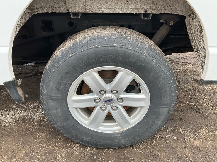 2021-ford-f150-xl-image-23