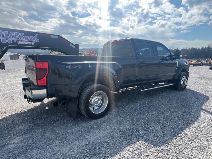 2022-ford-f450-lariat-image-3