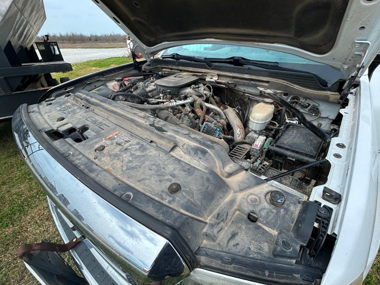 2015-gmc-3500hd-image-48