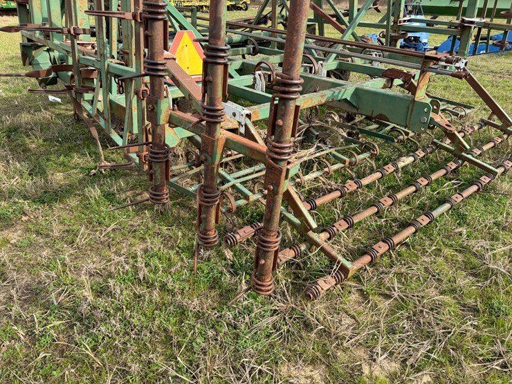 john-deere-32-image-21