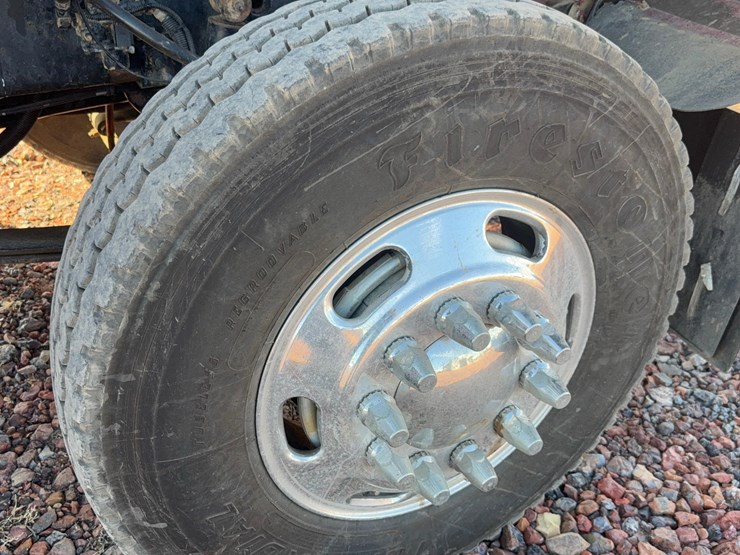 2004-kenworth-w900-image-18