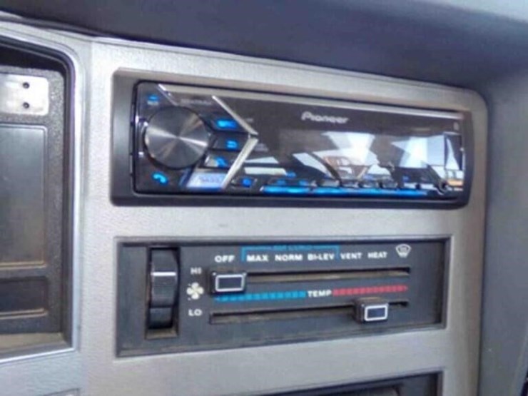 1989-jeep-cherokee-image-15