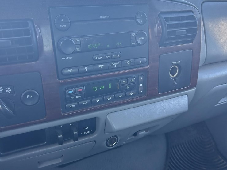 2006-ford-f350-sd-lariat-image-13