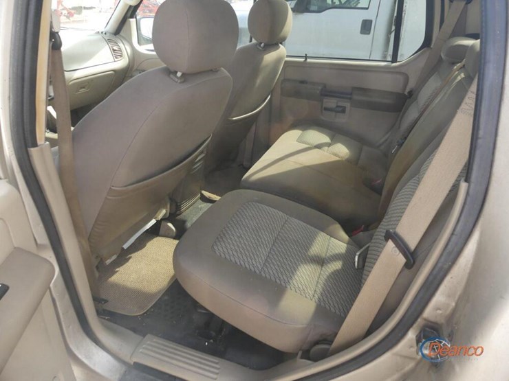 2005-ford-explorer-image-8
