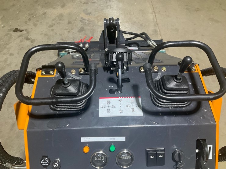 #1000-•-new-land-hero-ldh-t460-mini-track-skid-steer-loader-image-13