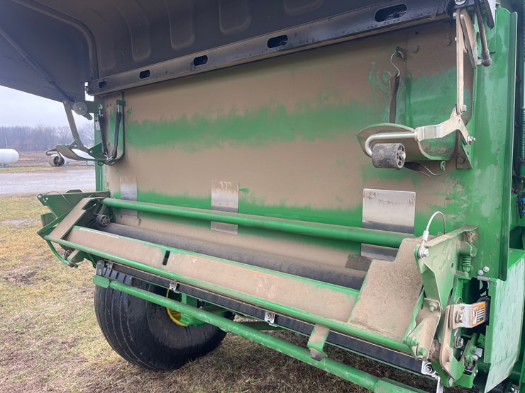 john-deere-560m-image-21