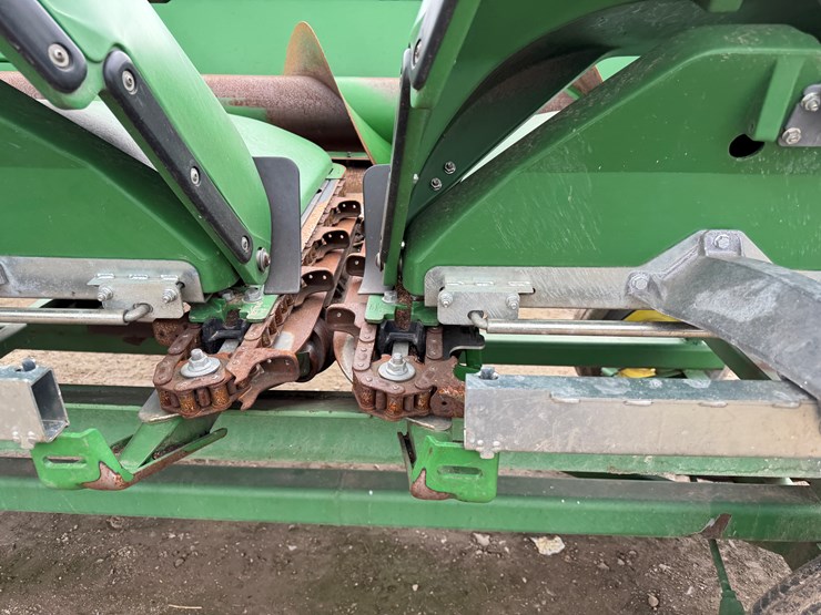 john-deere-c8r-image-30