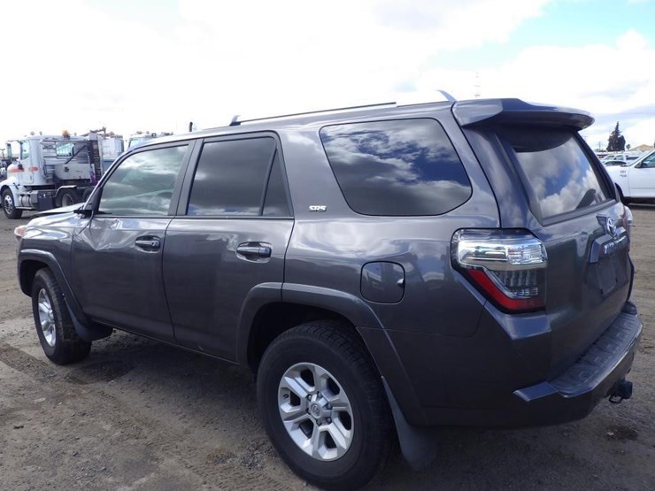 2016-toyota-4-runner-image-4