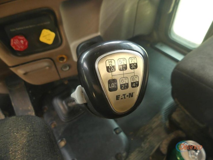 2018-peterbilt-389-image-18