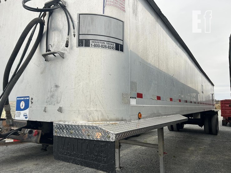 2002-vantage-39-ft-image-5