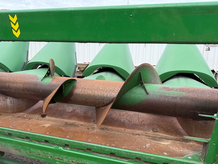 john-deere-c8r-image-12