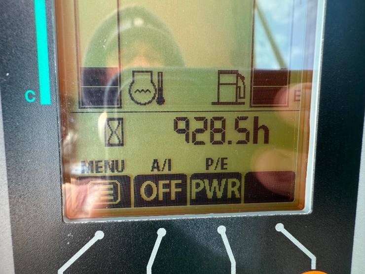 2021-deere-30g-image-54