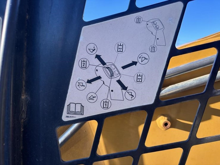 caterpillar-262c2-image-25