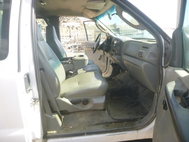 2005-ford-f450-image-11