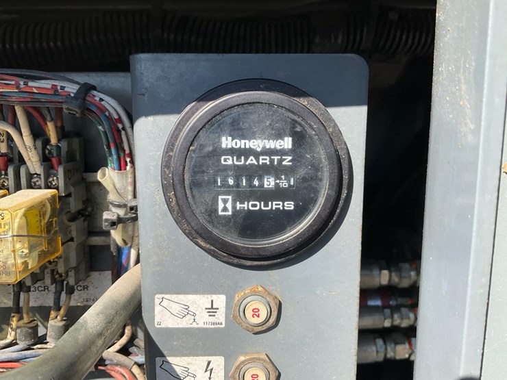 2015-skyjack-sj7135rt-image-38