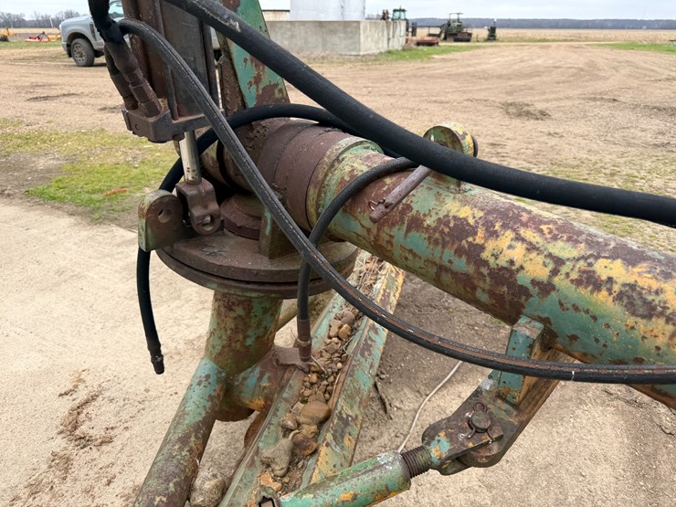 john-deere-8-image-14