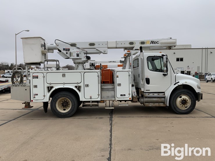 2010-freightliner-m2-106-s/a-bucket-truck-image-4