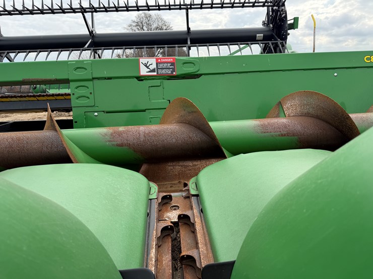 john-deere-c8r-image-34